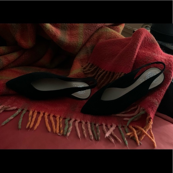 Beautiful Black Suede Vince Camuto Matilda sling back, size 6 - Picture 3 of 10